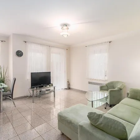 Morskie Oko D12 By Renters