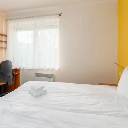 Morskie Oko D12 By Renters