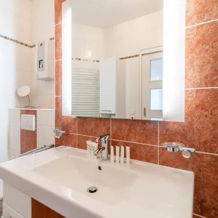 Apartment Funkcjonalny Blisko Plazy Z Balkonem W Miedzyzdrojach By Renters *